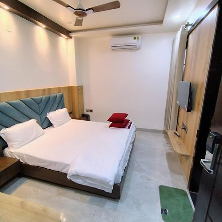 Celebration Guest House Lucknow Buitenkant foto