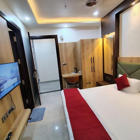 Celebration Guest House Lucknow Buitenkant foto