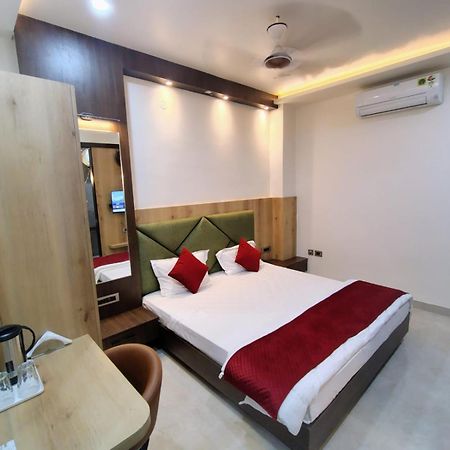 Celebration Guest House Lucknow Buitenkant foto