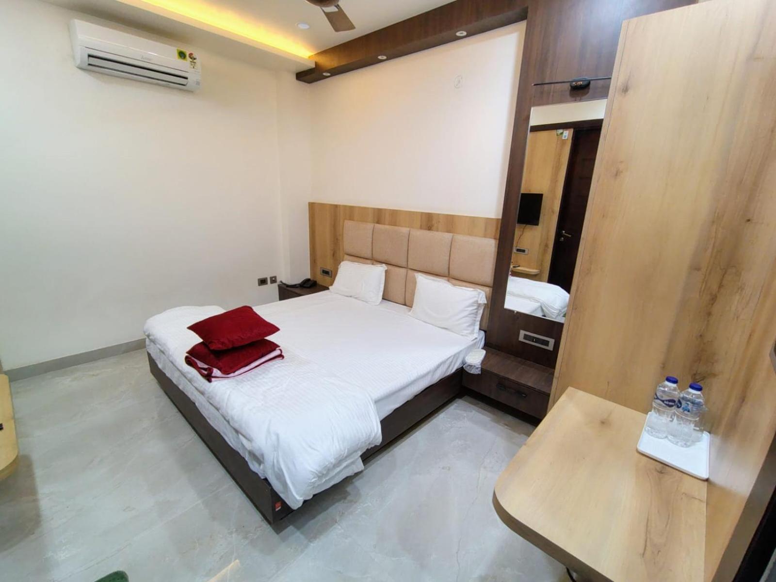 Celebration Guest House Lucknow Buitenkant foto