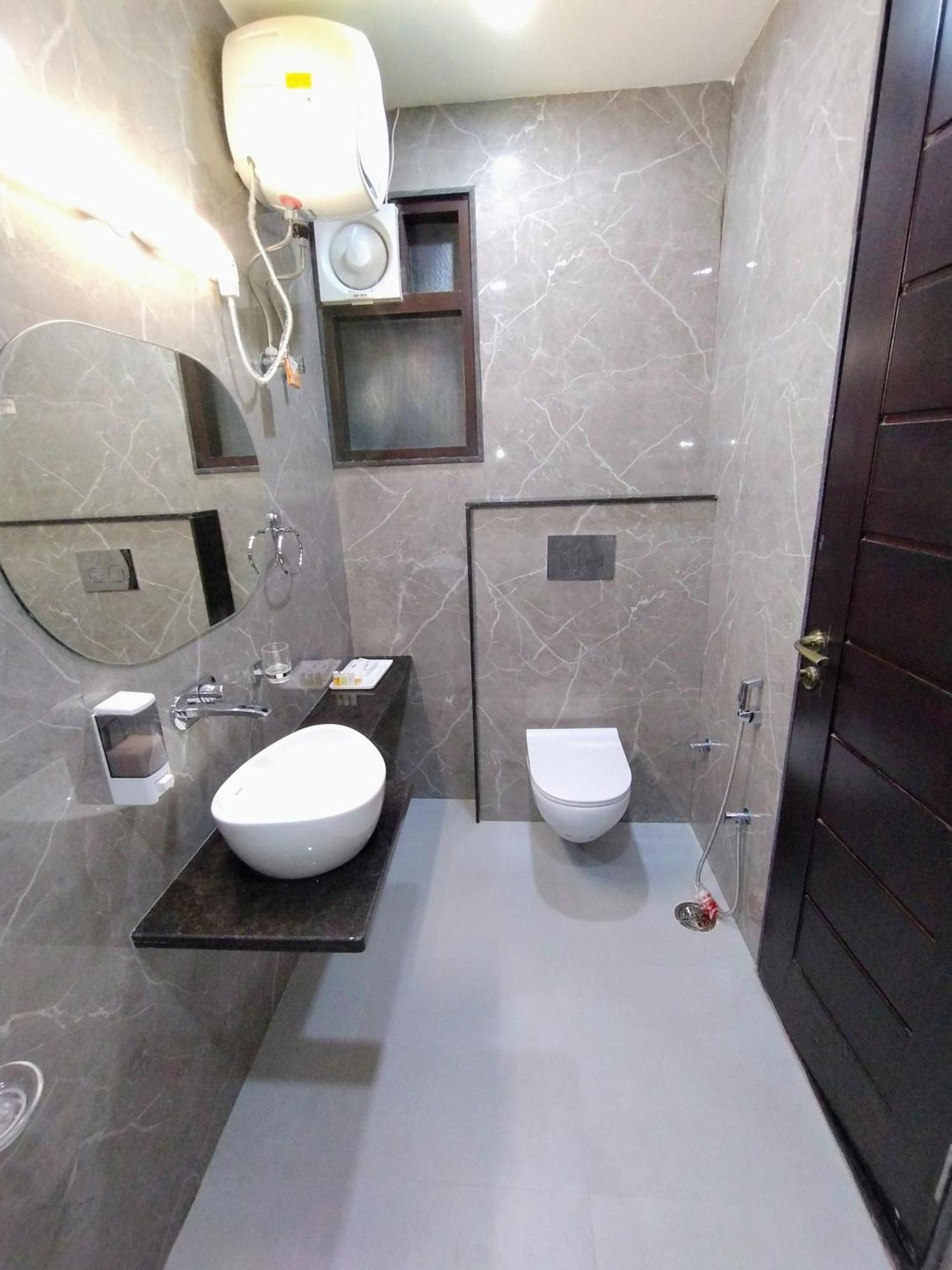 Celebration Guest House Lucknow Buitenkant foto
